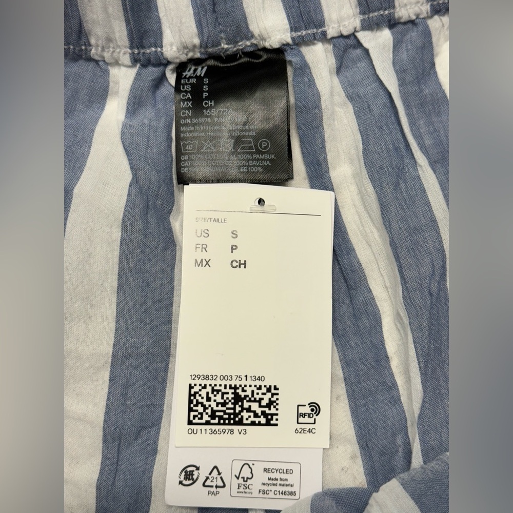 H&M COTTON BEACH SHORTS blue and white striped - Picture 5 of 9